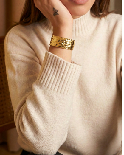 Solika Gold Textured Cuff