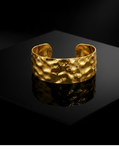 Solika Gold Textured Cuff
