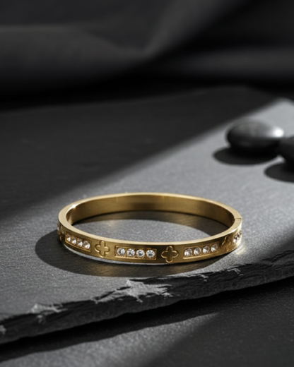 Solika Gold Clover Bracelet